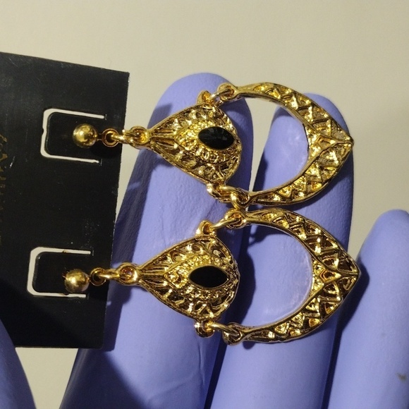 Women's Stylish Gold tone Designed Hoop Black color Stone Drop Earrings 1.5" - Picture 2 of 4